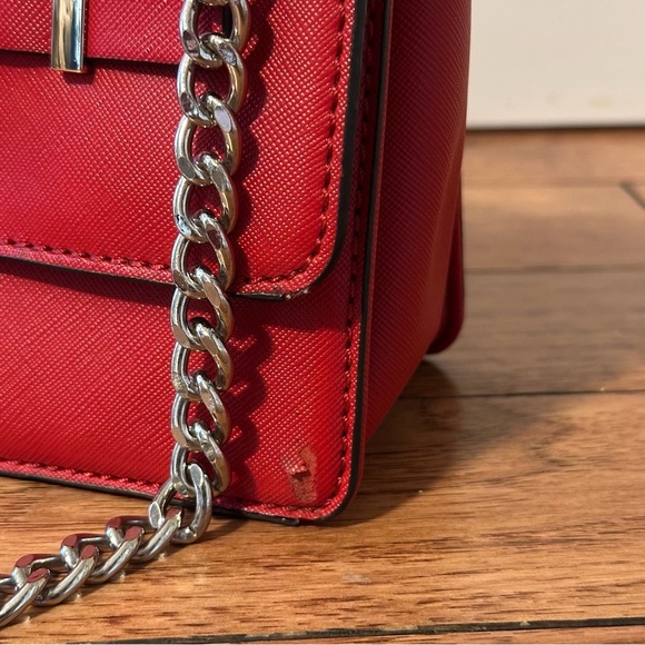 Guess Cherie Convertible Crossbody Flap Bag in Red - Picture 4 of 16